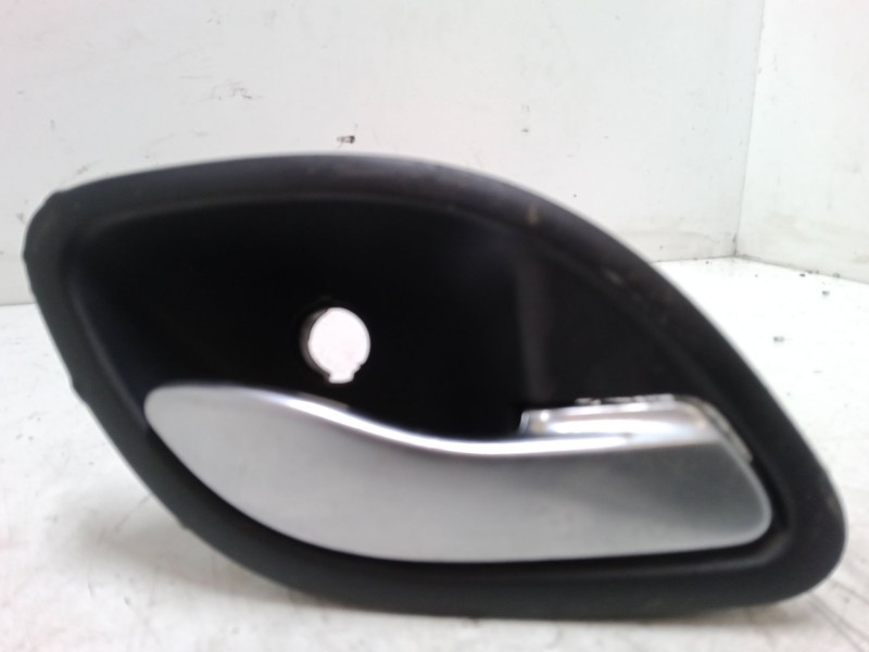 Recambio de maneta interior puerta trasera derecha para renault laguna ii (bg0/1_) 2.2 dci (bg0f) referencia OEM IAM    Recambio de maneta interior puerta trasera derecha para renault laguna ii (bg0/1_) 2.2 dci (bg0f) referencia OEM IAM