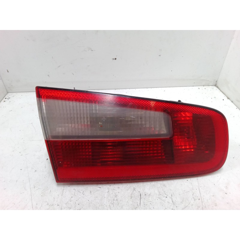 Recambio de piloto trasero porton izquierdo para renault laguna ii (bg0/1_) 2.2 dci (bg0f) referencia OEM IAM   