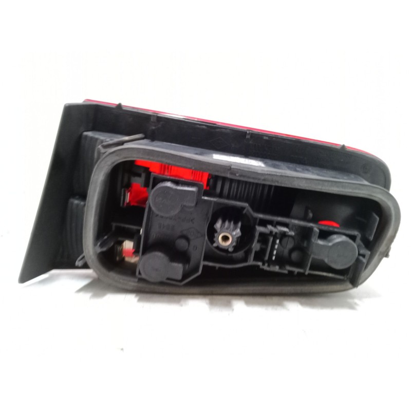 Recambio de piloto trasero porton izquierdo para renault laguna ii (bg0/1_) 2.2 dci (bg0f) referencia OEM IAM    Recambio de piloto trasero porton izquierdo para renault laguna ii (bg0/1_) 2.2 dci (bg0f) referencia OEM IAM