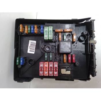 CAJA RELES / FUSIBLES 