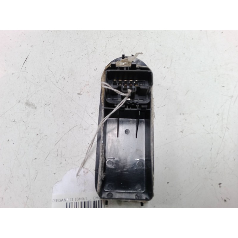 Recambio de mando elevalunas delantero izquierdo para renault megane ii (bm0/1_, cm0/1_) 1.5 dci (bm1f, cm1f) referencia OEM IAM Recambio de mando elevalunas delantero izquierdo para renault megane ii (bm0/1_, cm0/1_) 1.5 dci (bm1f, cm1f) referencia OEM IAM
