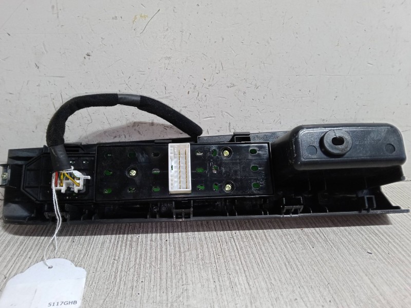 Recambio de mando elevalunas delantero izquierdo para kia sorento i (jc) 2.5 crdi referencia OEM IAM   