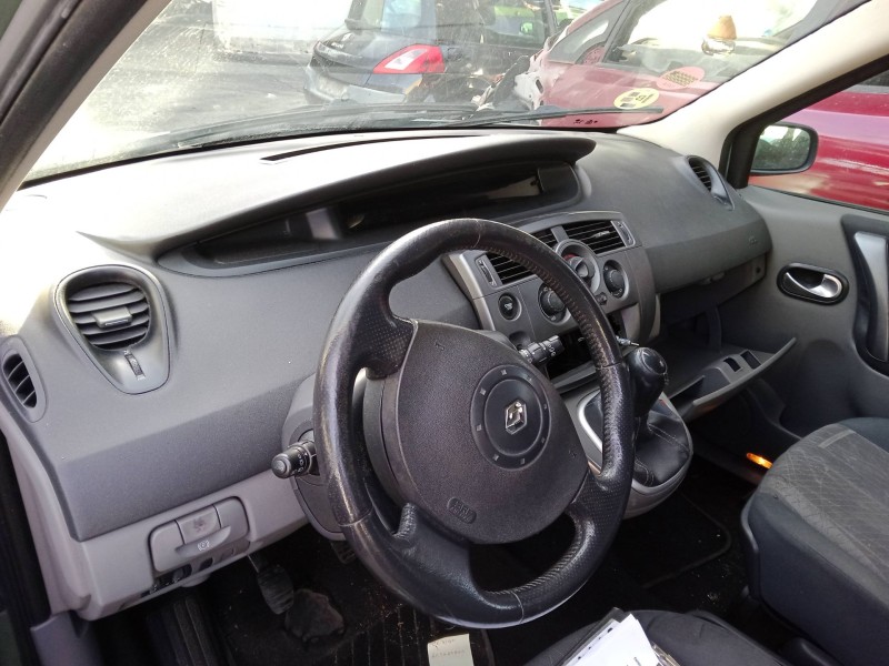 renault megane ii sedán (lm0/1_) del año 2004