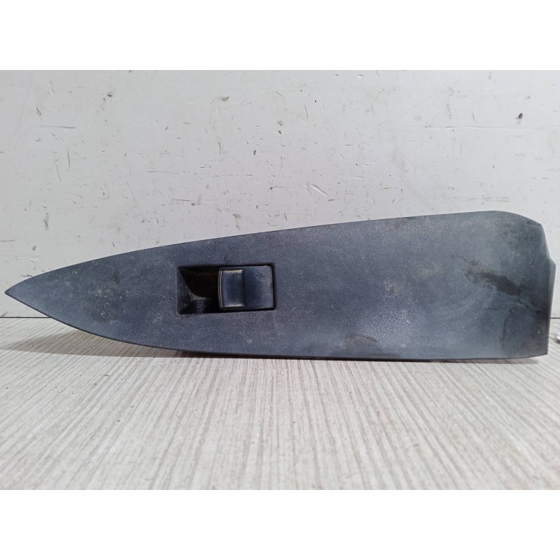 Recambio de mando elevalunas trasero izquierdo para toyota corolla verso (zer_, zze12_, r1_) 2.0 d-4d (cur10_) referencia OEM IA