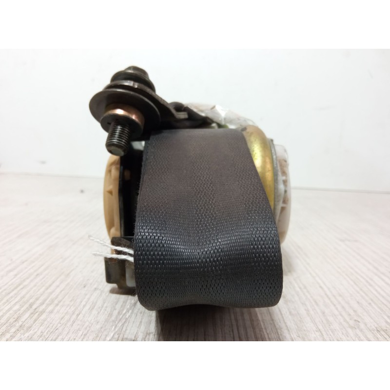 Recambio de cinturon con pretensor delantero derecho para honda jazz ii (gd_, ge3, ge2) 1.2 i-dsi (gd5, ge2) referencia OEM IAM 