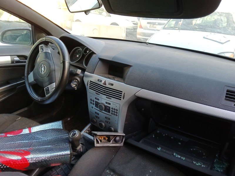 opel astra h gtc (a04) del año 2006