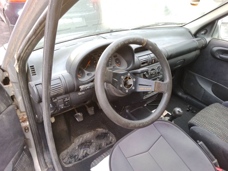 opel corsa b (s93) del año 1999
