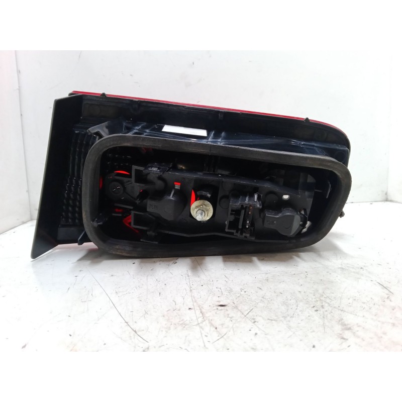 Recambio de piloto trasero porton izquierdo para renault laguna ii (bg0/1_) 1.6 16v (bg1g, bg1h) referencia OEM IAM   