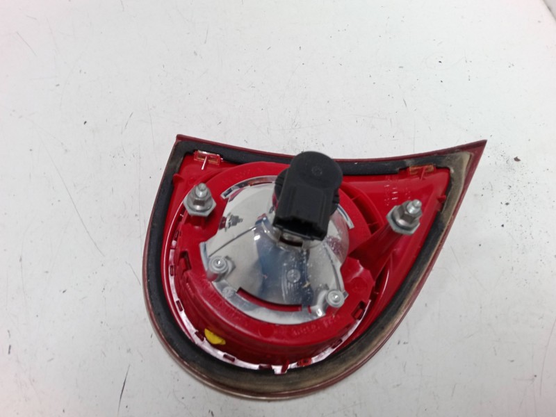 Recambio de piloto trasero porton derecho para volkswagen golf v (1k1) 1.9 tdi referencia OEM IAM   