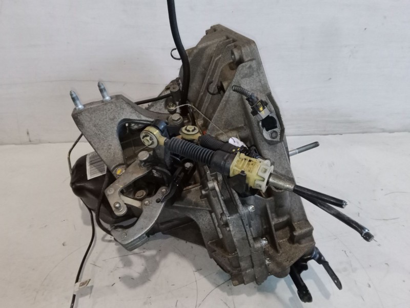 Recambio de caja de cambios manual 5 velocidades para dacia sandero ii tce 90 (b8m1, b8ma) referencia OEM IAM JH3399  