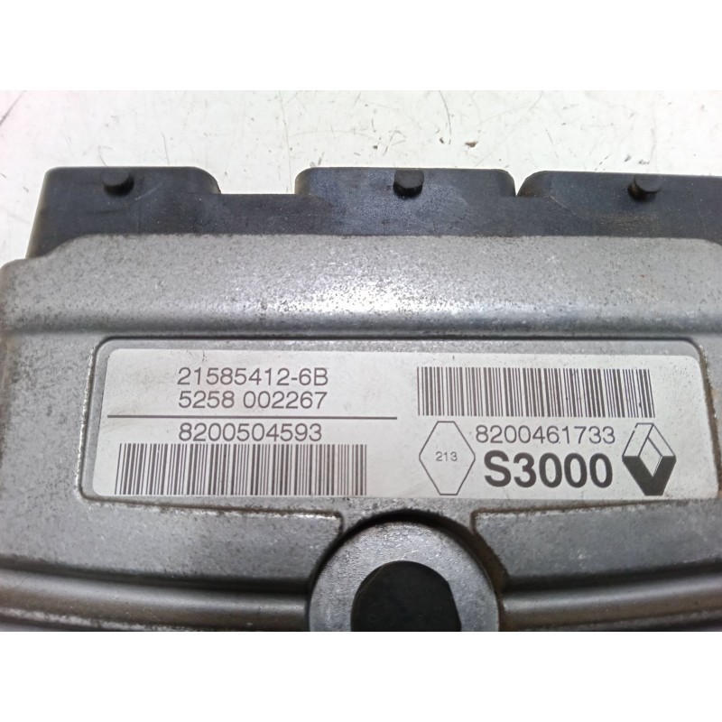 Recambio de centralita motor uce para renault clio iii (br0/1, cr0/1) 1.4 16v referencia OEM IAM 8200461733 S3000 8200504593