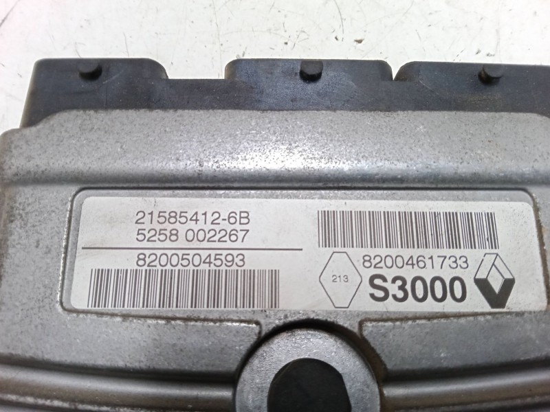 Recambio de centralita motor uce para renault clio iii (br0/1, cr0/1) 1.4 16v referencia OEM IAM 8200461733 S3000 8200504593