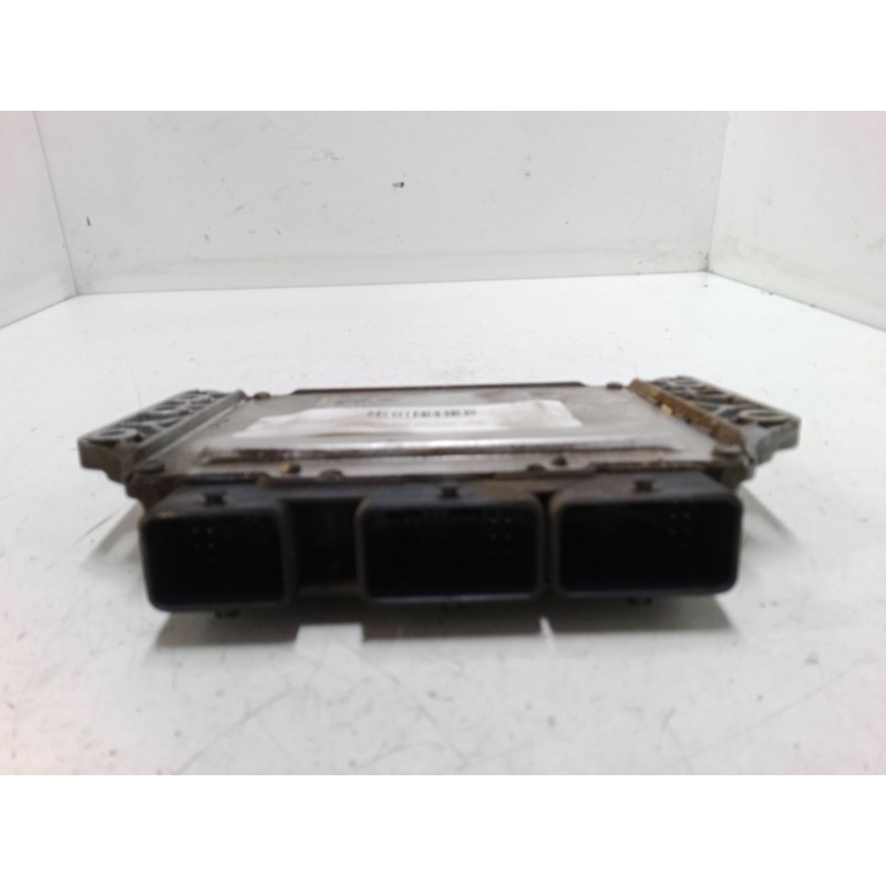 Recambio de centralita motor uce para renault clio iii (br0/1, cr0/1) 1.4 16v referencia OEM IAM 8200461733 S3000 8200504593