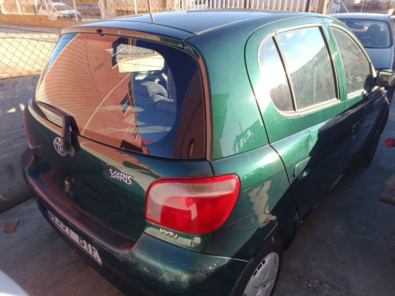 toyota yaris (_p1_) del año 2002