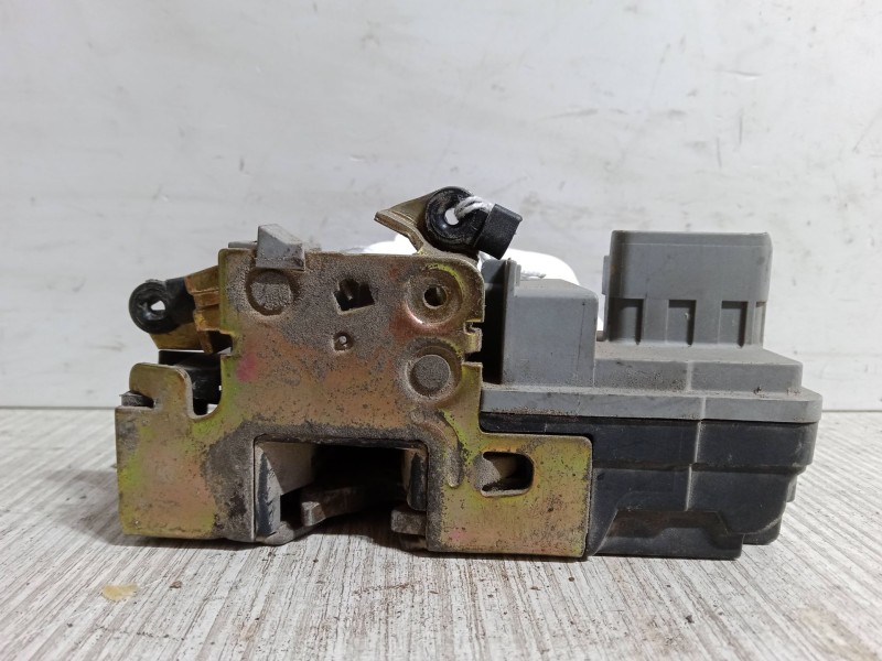 Recambio de cerradura puerta delantera derecha para peugeot 206 hatchback (2a/c) 1.4 hdi eco 70 referencia OEM IAM   