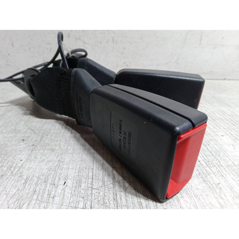 Recambio de anclaje cinturon trasero derecho para citroën c4 cactus 1.2 thp 110 referencia OEM IAM 98059713XT  
