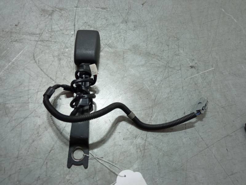 ANCLAJE CINTURON DELANTERO DERECHO 
