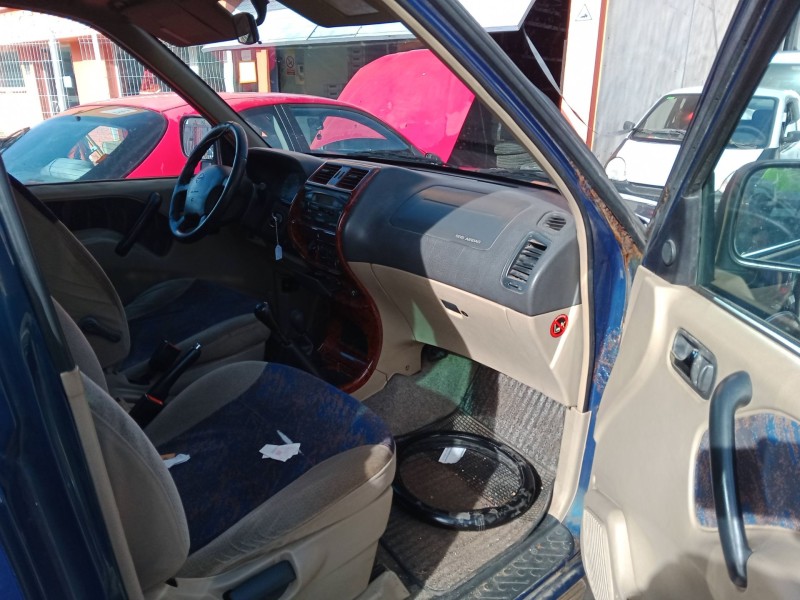 nissan terrano ii (r20) del año 2000