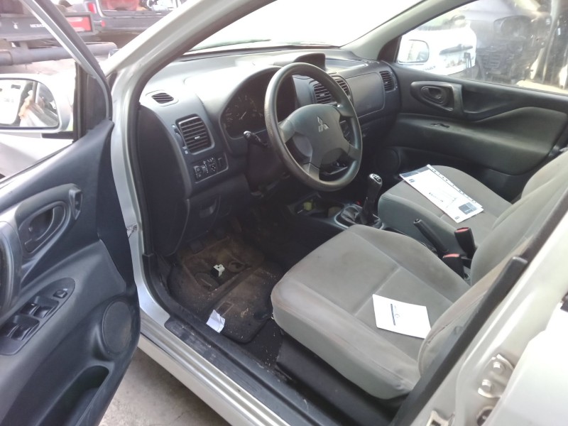 mitsubishi space star monospace (dg_a) del año 2003