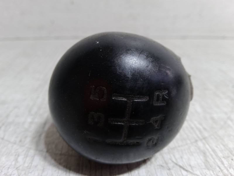 Recambio de pomo palanca cambio para nissan terrano ii (r20) 2.7 td 4wd referencia OEM IAM    Recambio de pomo palanca cambio para nissan terrano ii (r20) 2.7 td 4wd referencia OEM IAM