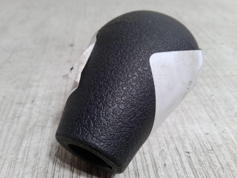 Recambio de pomo palanca cambio para nissan terrano ii (r20) 2.7 td 4wd referencia OEM IAM    Recambio de pomo palanca cambio para nissan terrano ii (r20) 2.7 td 4wd referencia OEM IAM