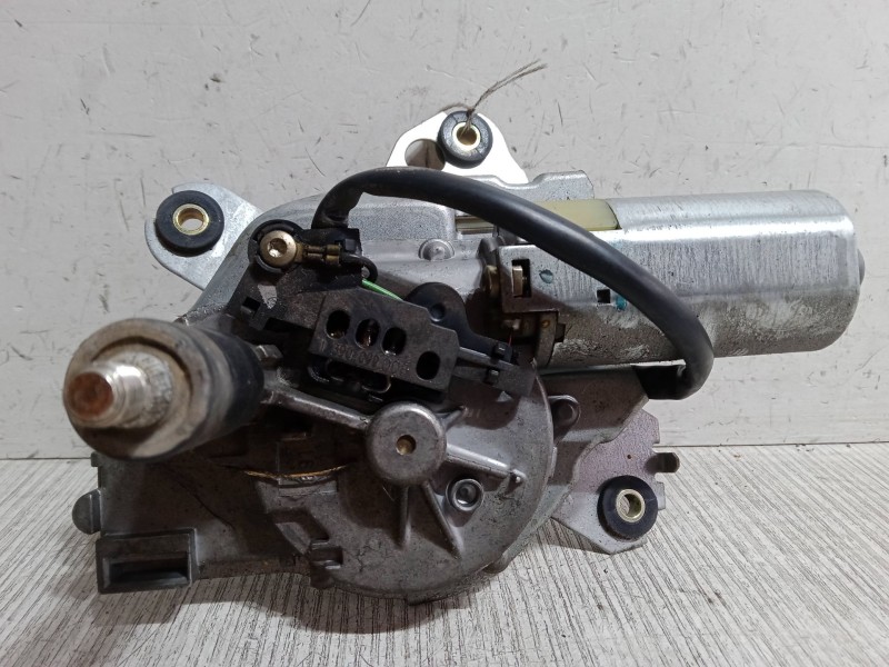 Recambio de motor limpia trasero para nissan terrano ii (r20) 2.7 td 4wd referencia OEM IAM    Recambio de motor limpia trasero para nissan terrano ii (r20) 2.7 td 4wd referencia OEM IAM