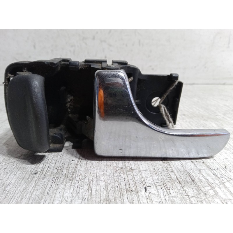 Recambio de maneta interior puerta delantera izquierda para nissan terrano ii (r20) 2.7 td 4wd referencia OEM IAM   