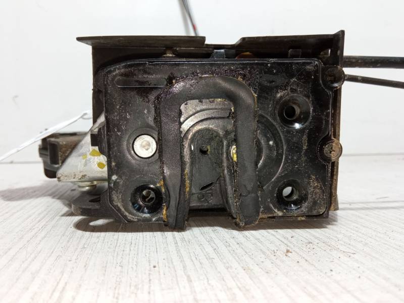 CERRADURA PUERTA DELANTERA IZQUIERDA 