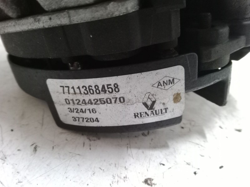 Recambio de alternador para renault clio iii (br0/1, cr0/1) 1.4 16v referencia OEM IAM 7711368458  