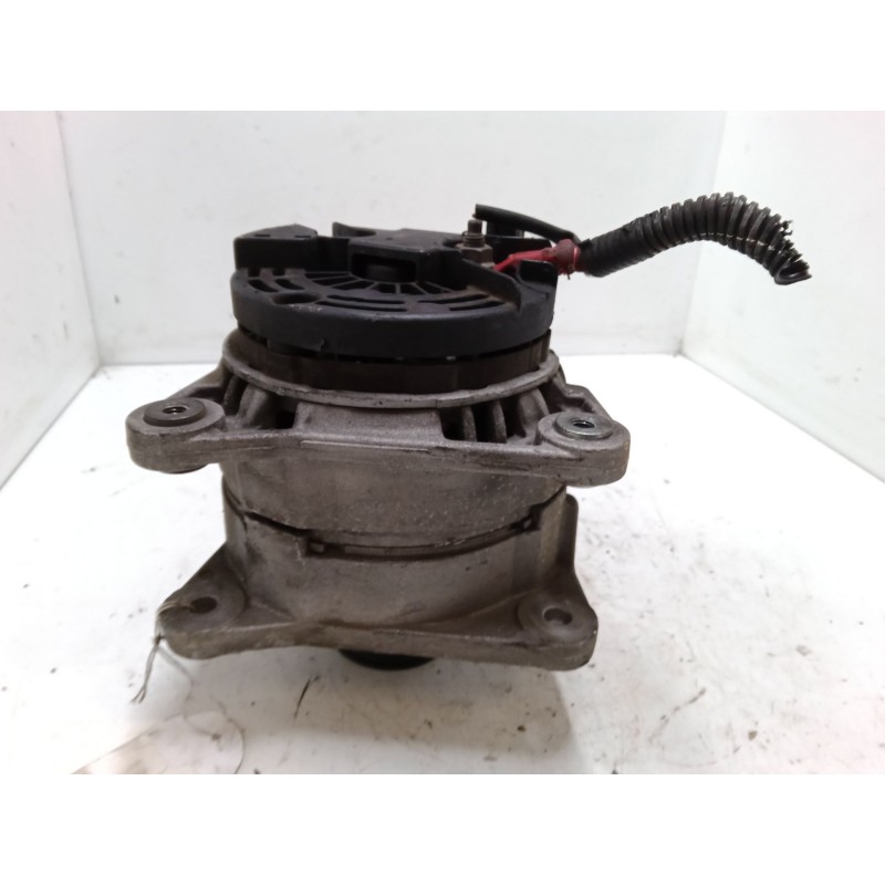 Recambio de alternador para renault clio iii (br0/1, cr0/1) 1.4 16v referencia OEM IAM 7711368458  