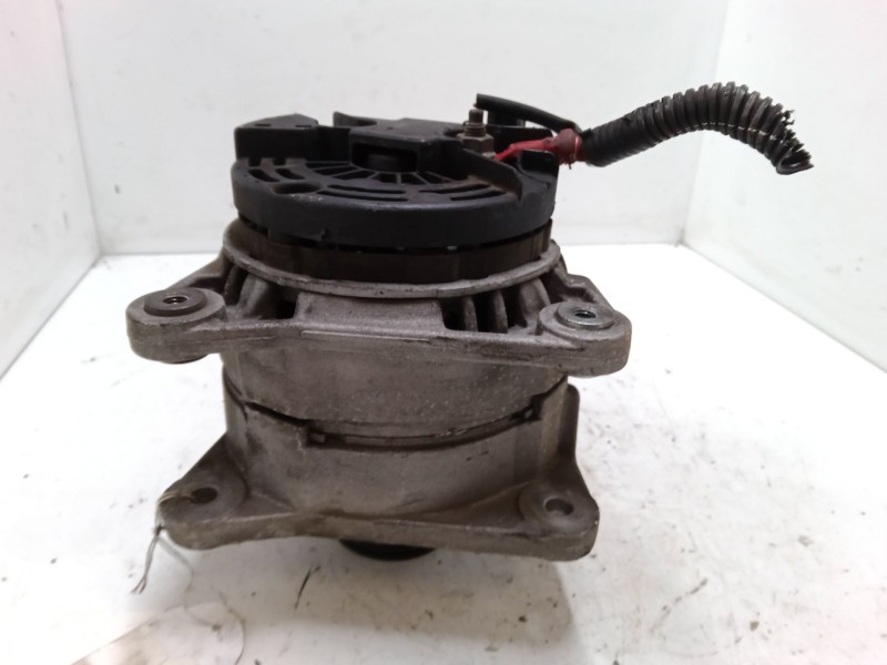 Recambio de alternador para renault clio iii (br0/1, cr0/1) 1.4 16v referencia OEM IAM 7711368458  