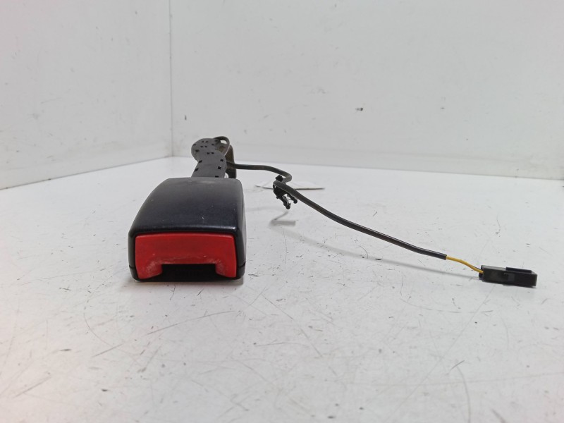 Recambio de anclaje cinturon delantero derecho para volkswagen golf v (1k1) 1.9 tdi referencia OEM IAM   