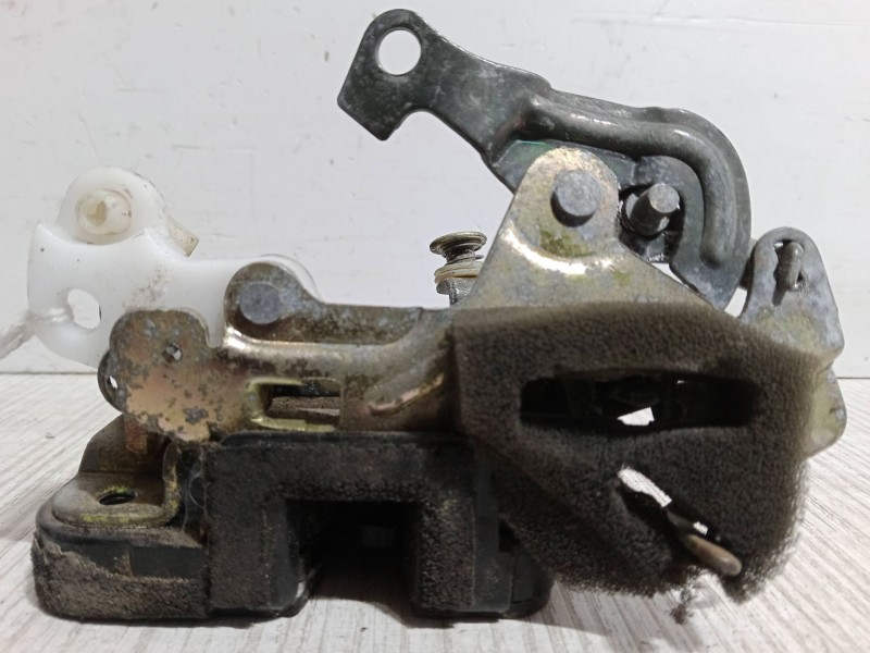 Recambio de cerradura puerta trasera izquierda para hyundai atos (mx) 1.0 i referencia OEM IAM   