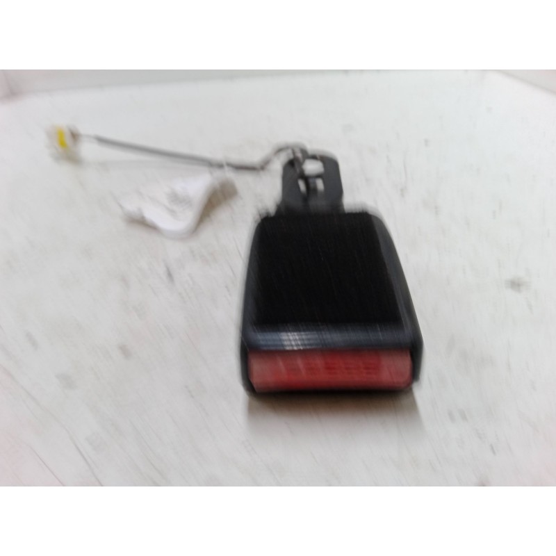 Recambio de anclaje con pretensor delantero derecho para peugeot 207/207+ (wa_, wc_) 1.6 hdi referencia OEM IAM   