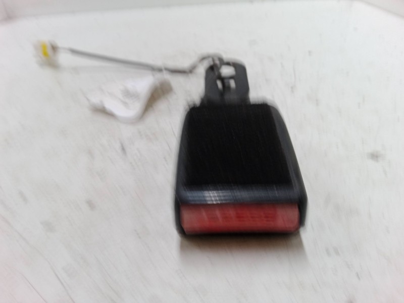 Recambio de anclaje con pretensor delantero derecho para peugeot 207/207+ (wa_, wc_) 1.6 hdi referencia OEM IAM   