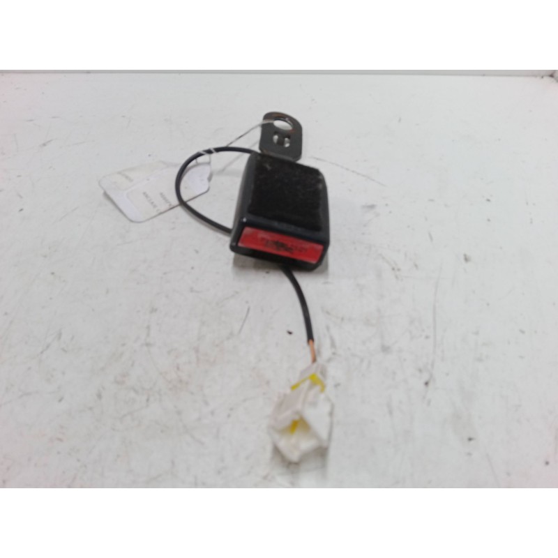 Recambio de anclaje con pretensor delantero izquierdo para peugeot 207/207+ (wa_, wc_) 1.6 hdi referencia OEM IAM   