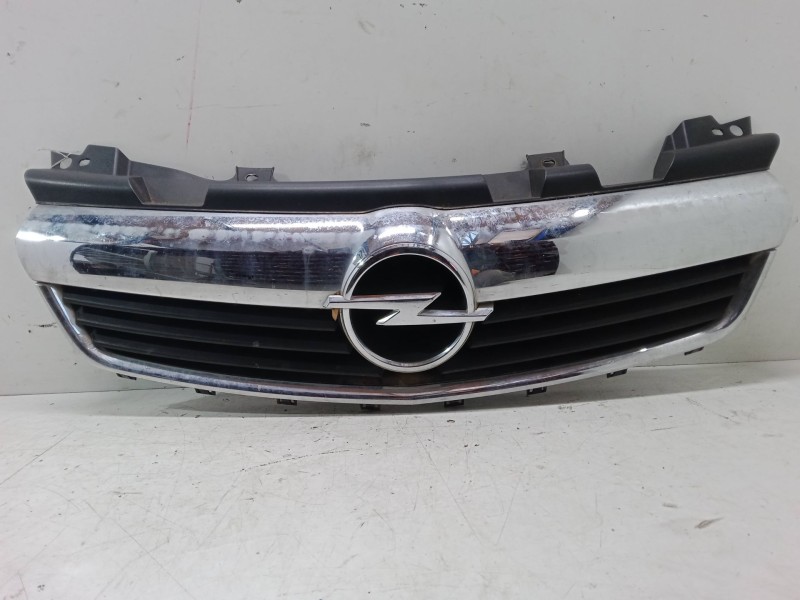 Recambio de rejillas capo para opel zafira / zafira family b (a05) 1.9 cdti (m75) referencia OEM IAM    Recambio de rejillas capo para opel zafira / zafira family b (a05) 1.9 cdti (m75) referencia OEM IAM