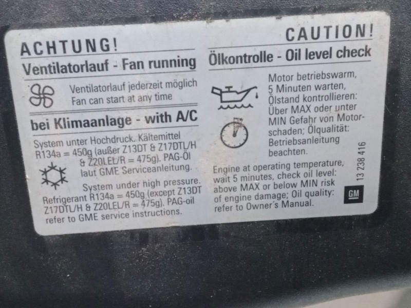 Recambio de rejillas capo para opel zafira / zafira family b (a05) 1.9 cdti (m75) referencia OEM IAM    Recambio de rejillas capo para opel zafira / zafira family b (a05) 1.9 cdti (m75) referencia OEM IAM