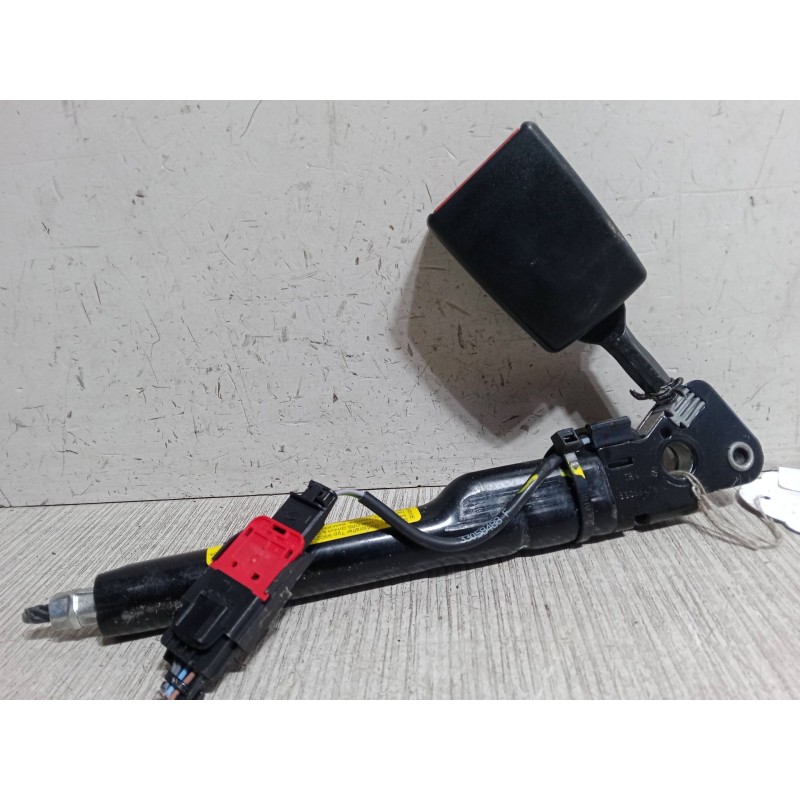 Recambio de anclaje cinturon delantero derecho para renault twingo ii (cn0_) 1.2 16v (cn04, cn0a, cn0b) referencia OEM IAM   