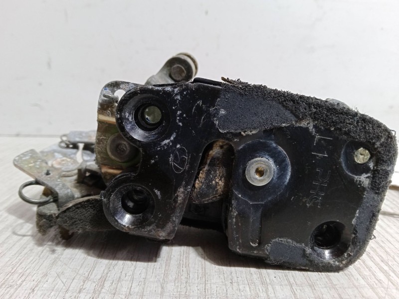 Recambio de cerradura puerta trasera izquierda para hyundai atos (mx) 1.0 i referencia OEM IAM   