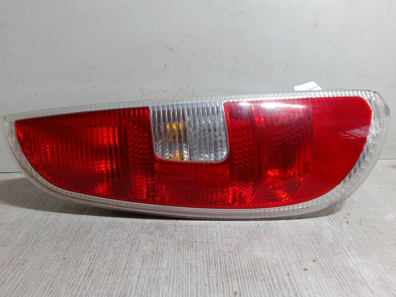 Recambio de piloto trasero izquierdo para skoda roomster (5j7) 1.4 tdi referencia OEM IAM    Recambio de piloto trasero izquierdo para skoda roomster (5j7) 1.4 tdi referencia OEM IAM