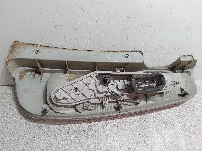 Recambio de piloto trasero izquierdo para skoda roomster (5j7) 1.4 tdi referencia OEM IAM    Recambio de piloto trasero izquierdo para skoda roomster (5j7) 1.4 tdi referencia OEM IAM