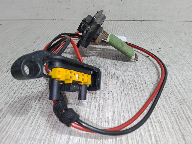 Recambio de resistencia calefaccion para renault twingo ii (cn0_) 1.2 16v (cn04, cn0a, cn0b) referencia OEM IAM   