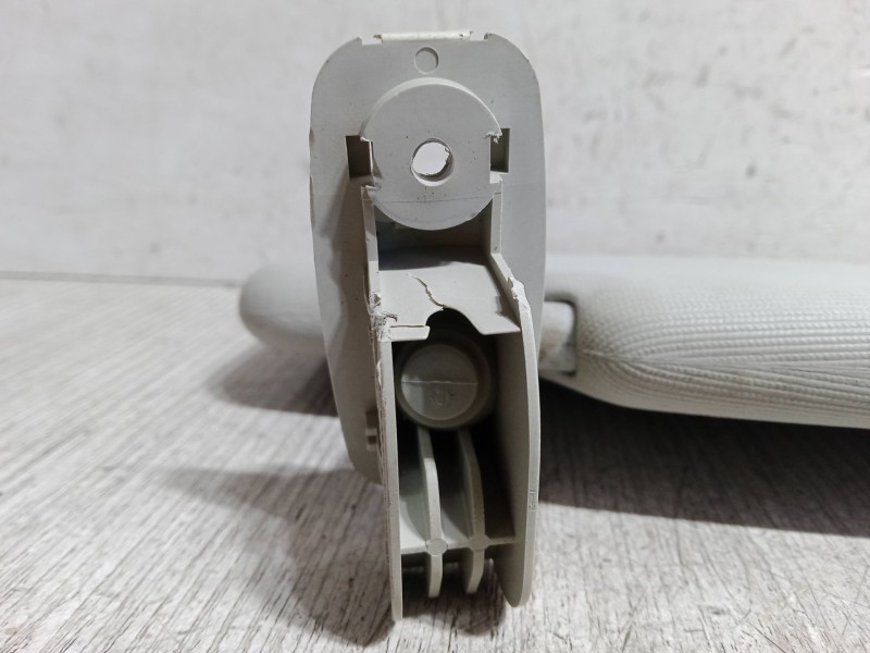 Recambio de parasol izquierdo para skoda roomster (5j7) 1.4 tdi referencia OEM IAM    Recambio de parasol izquierdo para skoda roomster (5j7) 1.4 tdi referencia OEM IAM
