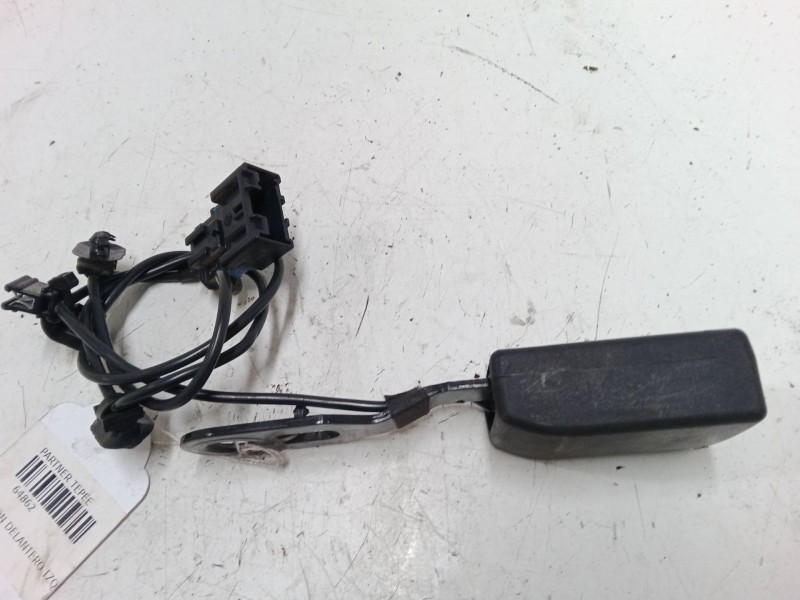 Recambio de anclaje cinturon delantero izquierdo para peugeot partner tepee 1.6 hdi 90 referencia OEM IAM    Recambio de anclaje cinturon delantero izquierdo para peugeot partner tepee 1.6 hdi 90 referencia OEM IAM