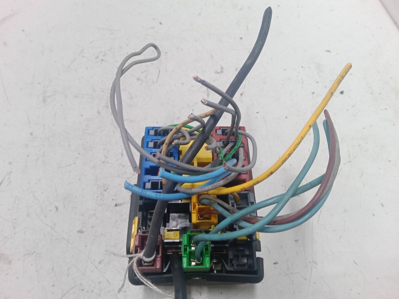 Recambio de caja reles / fusibles para citroën saxo (s0, s1) 1.1 x, sx referencia OEM IAM    Recambio de caja reles / fusibles para citroën saxo (s0, s1) 1.1 x, sx referencia OEM IAM