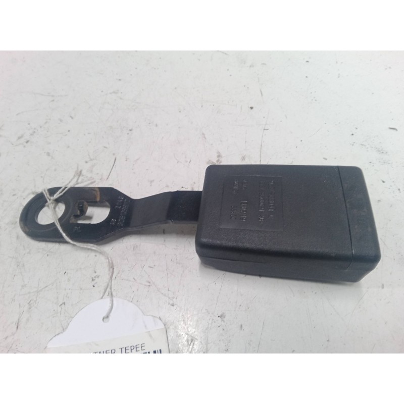 Recambio de anclaje cinturon delantero derecho para peugeot partner tepee 1.6 hdi 90 referencia OEM IAM   