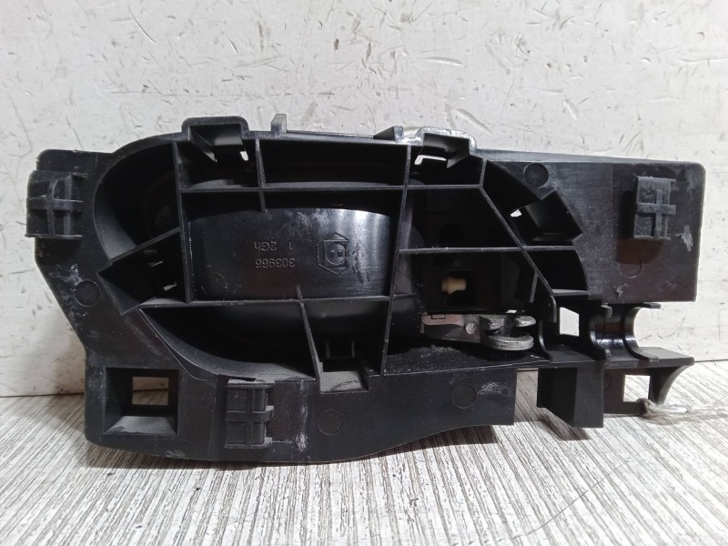 Recambio de maneta interior puerta delantera derecha para peugeot 207/207+ (wa_, wc_) 1.4 hdi referencia OEM IAM    Recambio de maneta interior puerta delantera derecha para peugeot 207/207+ (wa_, wc_) 1.4 hdi referencia OEM IAM