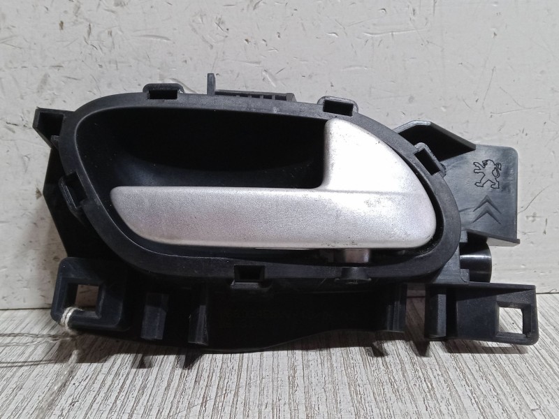 Recambio de maneta interior puerta delantera izquierda para peugeot 207/207+ (wa_, wc_) 1.4 hdi referencia OEM IAM    Recambio de maneta interior puerta delantera izquierda para peugeot 207/207+ (wa_, wc_) 1.4 hdi referencia OEM IAM