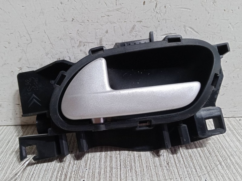 Recambio de maneta interior puerta trasera derecha para peugeot 207/207+ (wa_, wc_) 1.4 hdi referencia OEM IAM    Recambio de maneta interior puerta trasera derecha para peugeot 207/207+ (wa_, wc_) 1.4 hdi referencia OEM IAM